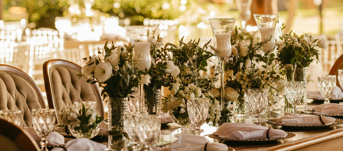 Table invit&eacute;s